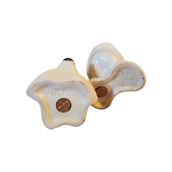 Vintage Van tellingen huggers ~ Mary and lamb salt and pepper shakers - Picture 3 of 3